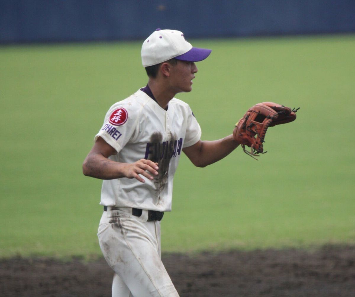 藤嶺藤沢の頼れるキャプテン！二塁手として堅実なプレーで、エー - 球